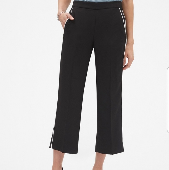 Banana Republic Pants - 🆕️ BANANA REPUBLIC Blake Crop Pant